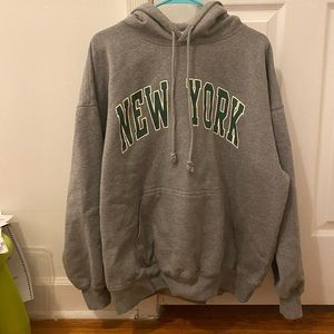 JGALT/Brandy Melville CHRISTY NEW YORK HOODIE